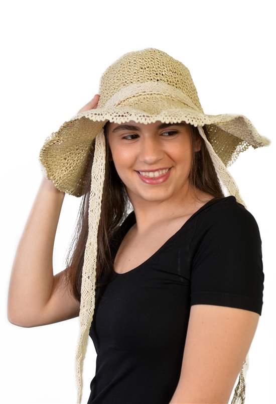 Sweet straw hat with big brim and windproof rope 