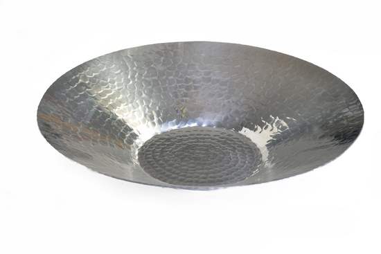 Circular shallow bowl 